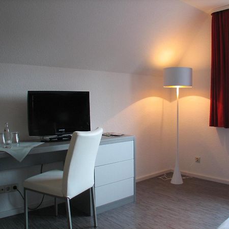 Hotel Elbrivera Alt Prester Magdeburgo Esterno foto